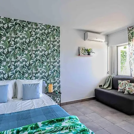 Cozy Palmeras - Wifi, Ac, Pool *