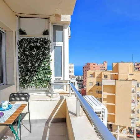 Cozy Palmeras - Wifi, Ac, Pool Apartment *