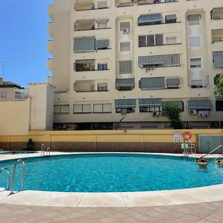 Cozy Palmeras - Wifi, Ac, Pool Apartment